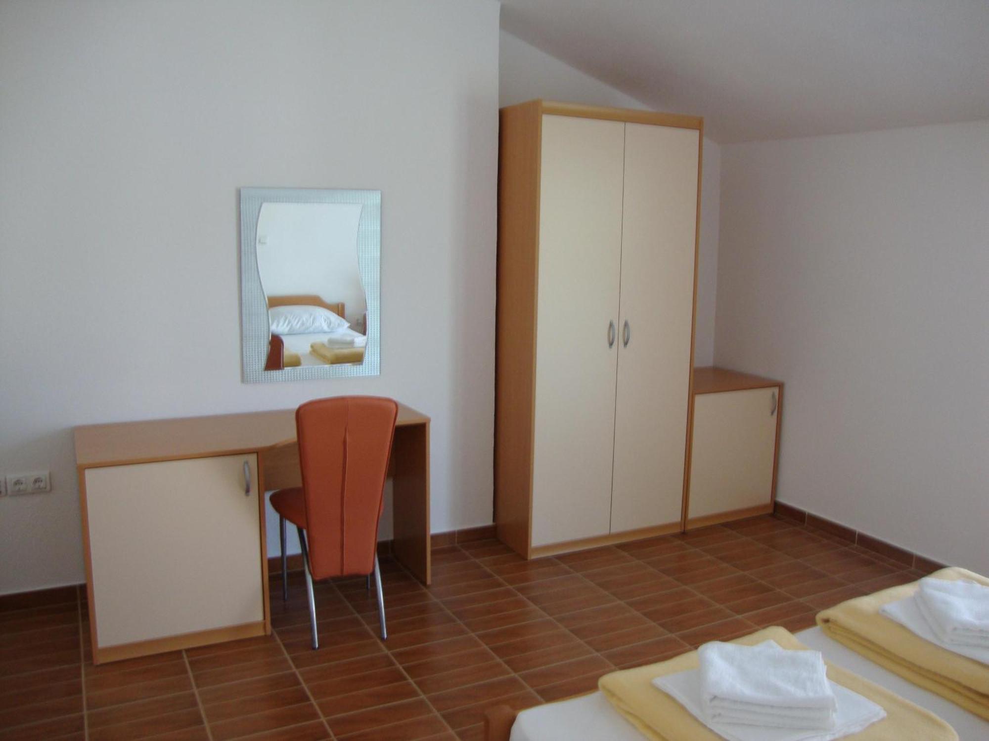 Franic Bacina Lakes Apartments Ploce  Exterior foto